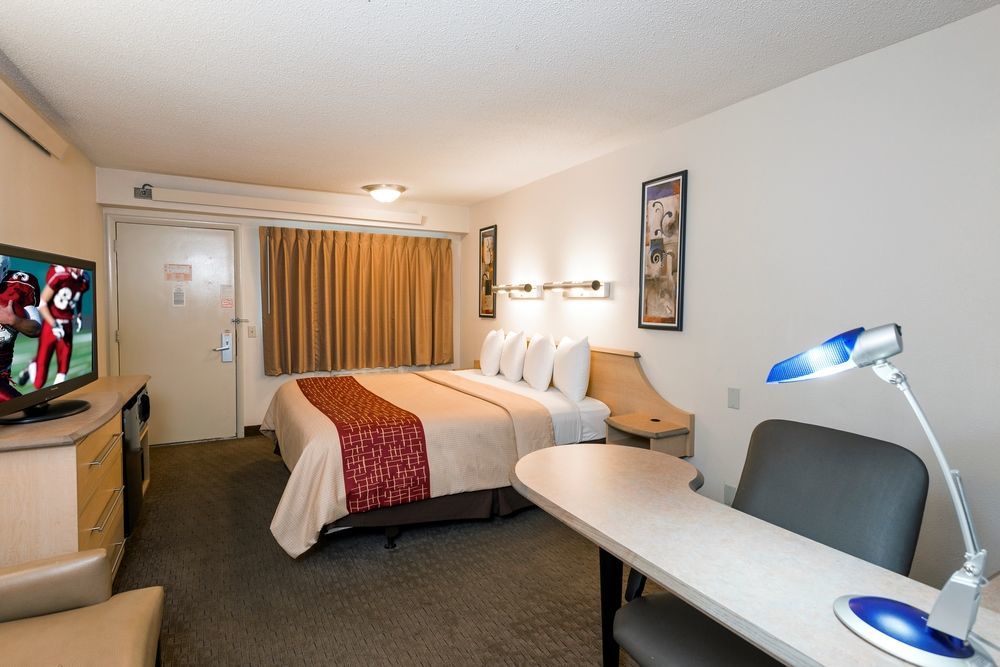 Red Roof Inn Detroit - Roseville St Clair Shores מראה חיצוני תמונה