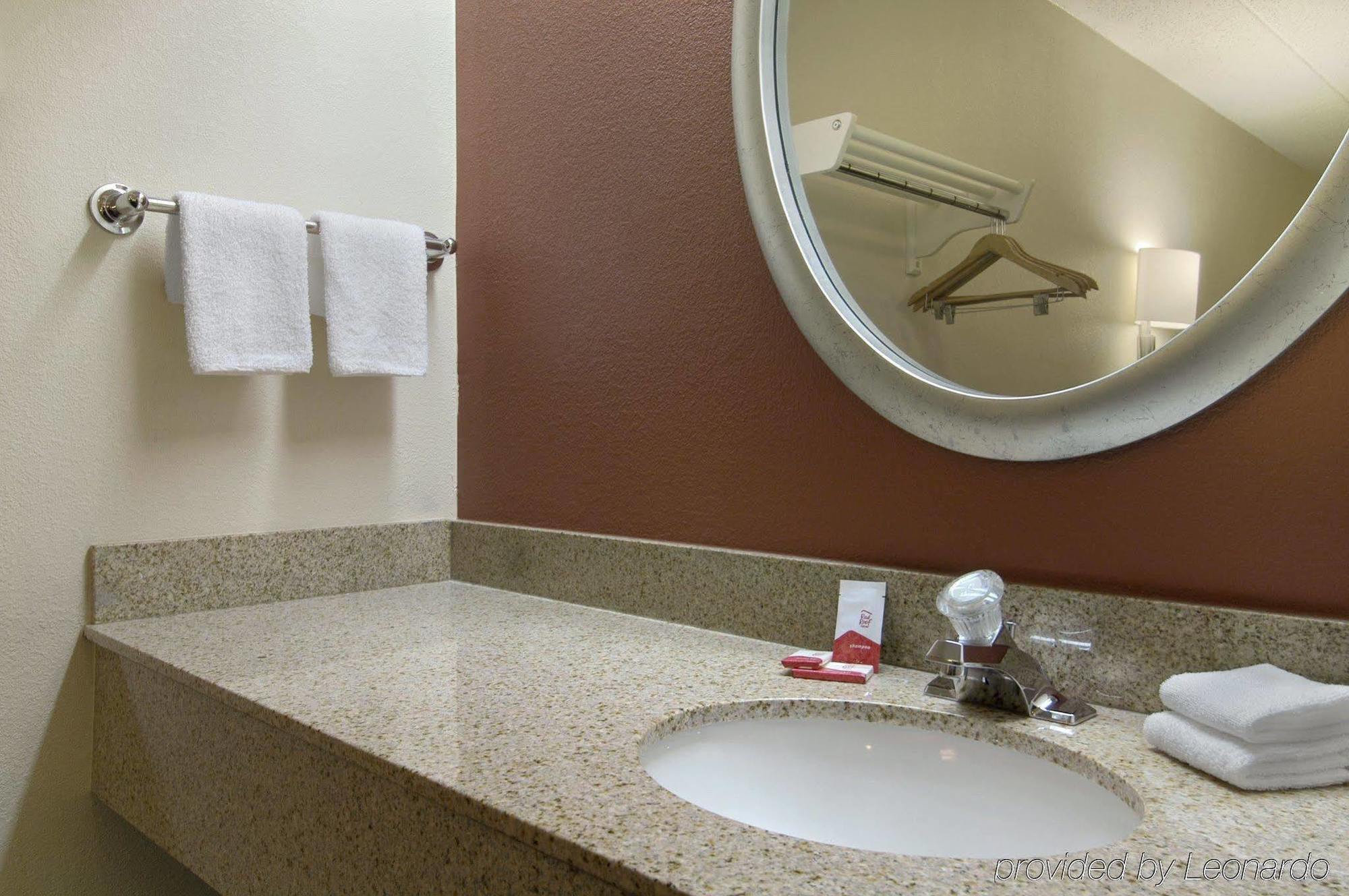 Red Roof Inn Detroit - Roseville St Clair Shores מראה חיצוני תמונה