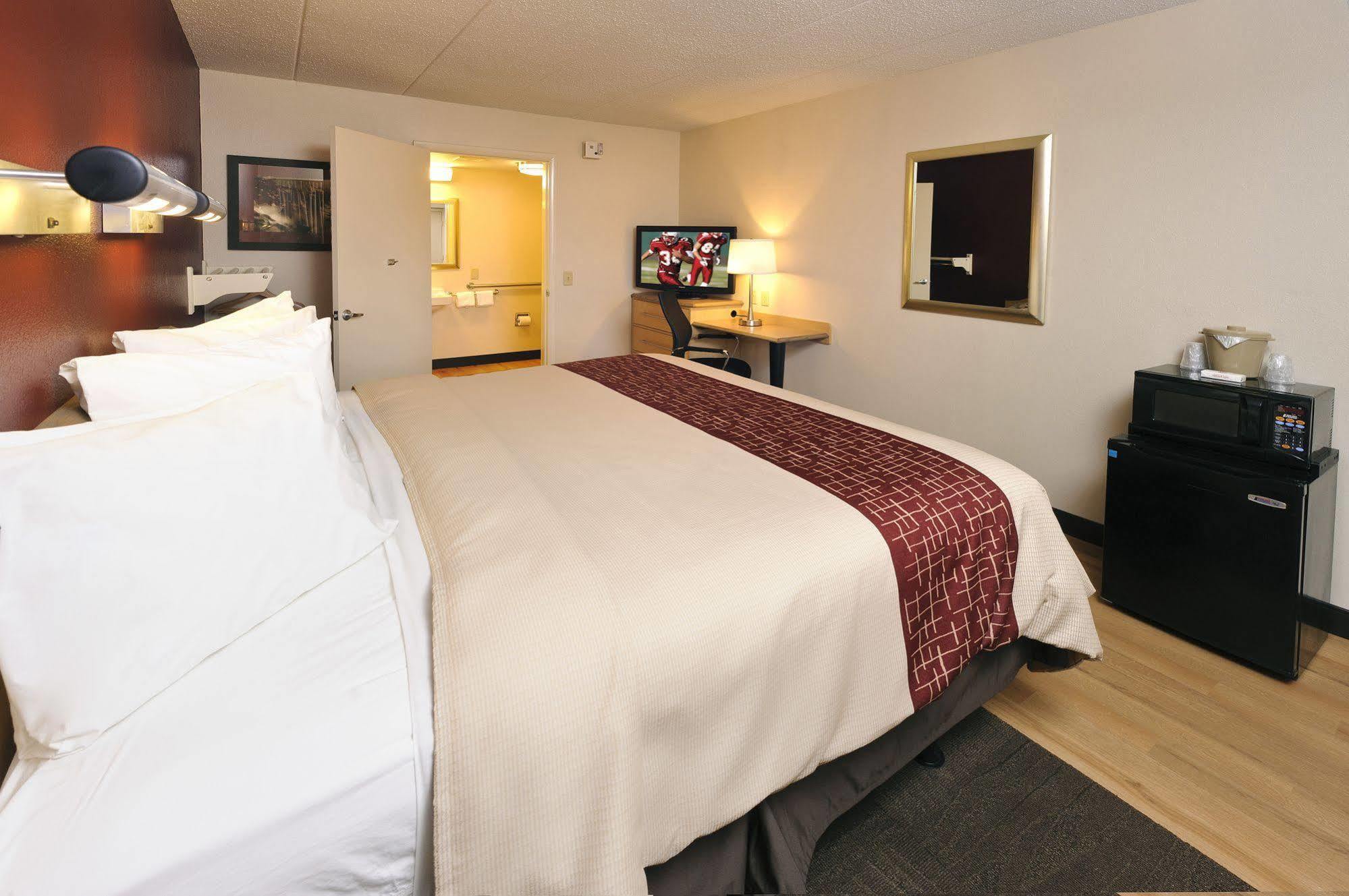 Red Roof Inn Detroit - Roseville St Clair Shores מראה חיצוני תמונה