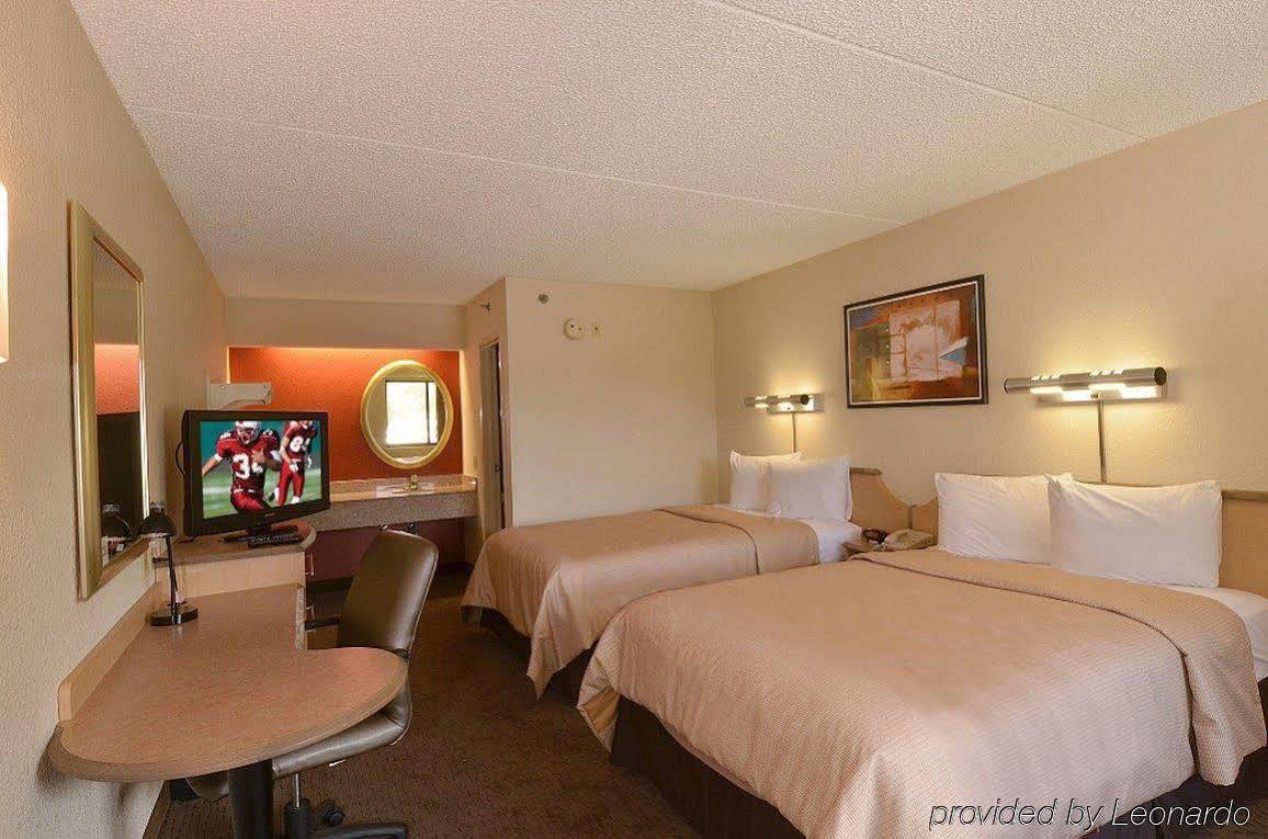 Red Roof Inn Detroit - Roseville St Clair Shores מראה חיצוני תמונה